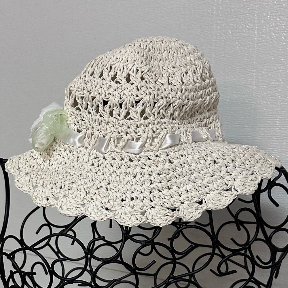 NEW Cream Crochet Hat With Flower | Silk Ribbon Size O/S Fits Most NWOT - Picture 3 of 7